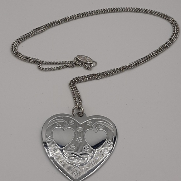 Vintage Silver Tone Love Heart Necklace, Made in Japan 13 1/4" Long NOS - Picture 2 of 5